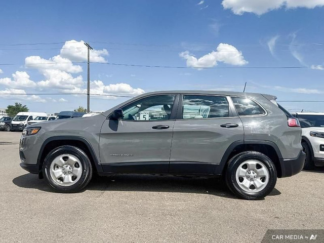 2022 Jeep Cherokee Sport in Cars & Trucks in Edmonton - Image 3