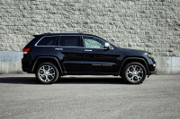 Low Mileage, Leather Seats, Navigation, Memory Seats, Heated Seats, Heated Steering Wheel! 6 LOCATIO... (image 1)