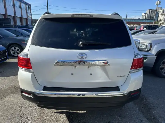 2012 Toyota Highlander Limited in Cars & Trucks in Mississauga / Peel Region - Image 5