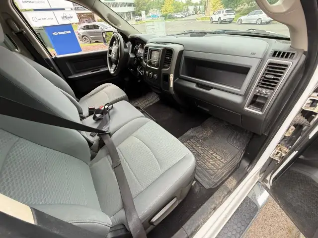 2018 RAM 1500 SXT CREW CAB 4X4 | REARVIEW CAM | HEMI V8 in Cars & Trucks in Ottawa - Image 12