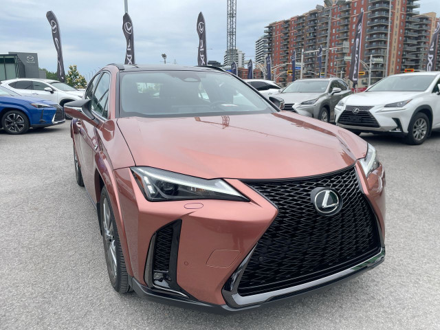 2025 Lexus UX UX 300h / F Sport 2 /  Camera / Bluetooth / Cuir B in Cars & Trucks in Laval / North Shore - Image 4