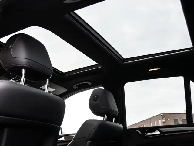 2018 Mercedes-Benz GLE-Class 400|AMG|NAV|PANOROOF|B.SPOT|HEATED  dans Autos et camions dans Ville de Toronto - Image 13