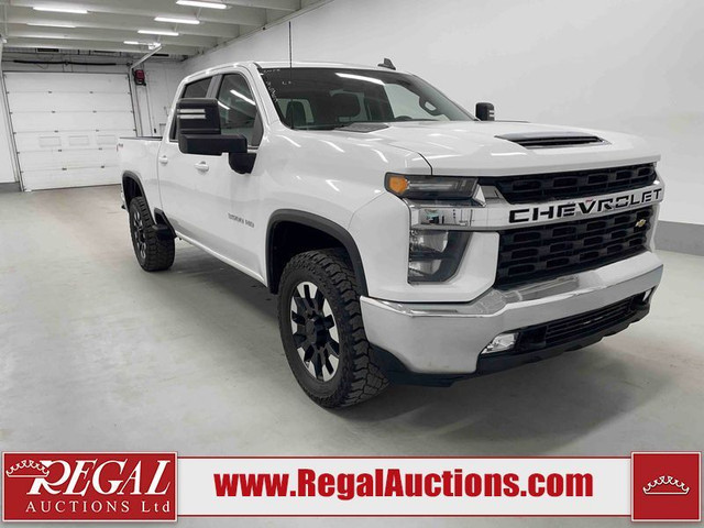 2022 CHEVROLET SILVERADO 3500HD LT in Cars & Trucks in Calgary - Image 3