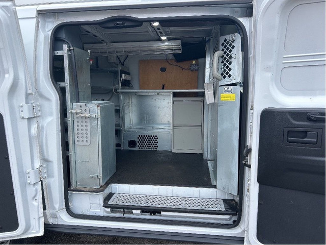 2018 Ford Transit Van T-250 Ladder Racks Shelves Power Inverter  in Cars & Trucks in Oakville / Halton Region - Image 4