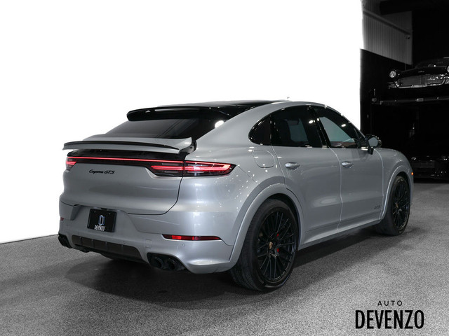 2022 Porsche Cayenne GTS Coupe AWD Sport Design Package Carbon F in Cars & Trucks in Laval / North Shore - Image 3
