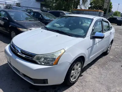 Engine: Moteur à 4 cylindres 2.0L/121CI L/100Km City: 8.5 L/100Km Hwy: 5.9 Safety Equipment Poutres...