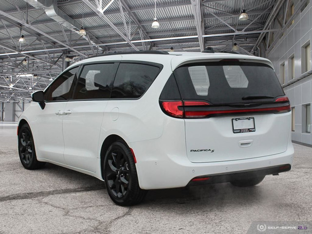  2023 Chrysler Pacifica Touring L | S Appearance | 2 Sets Wheels in Cars & Trucks in Mississauga / Peel Region - Image 4