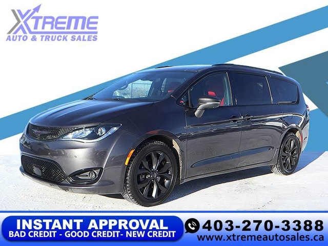 2020 Chrysler Pacifica Limited Red S - NO FEES! in Cars & Trucks in Calgary