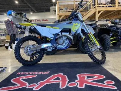 * ALL IN PRICE * - taxes not included - SAVE $1794! 2024 Husqvarna® FC 350 With the agility of a 250...