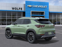 As you set eyes on the Chevrolet Trailblazer AWD LT, its Cacti Green exterior merges seamlessly with... (image 5)