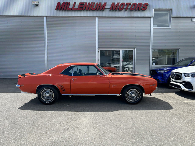 1969 Chevrolet Camaro Z/28 350 CLONE 4 SPEED MANUAL COUPE/HUGGER in Cars & Trucks in Calgary - Image 4