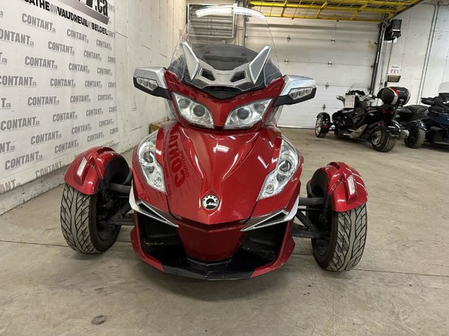 2015 Can-Am SPYDER RT-S (SE6) in Sport Touring in Laval / North Shore - Image 2