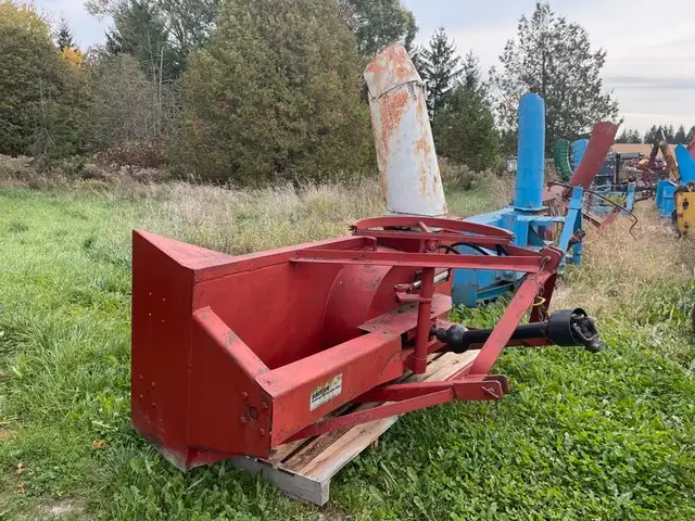 Smyth 8ft Snow Blower with Hydraulic Chute | Single Auger in Heavy Equipment in Stratford - Image 8