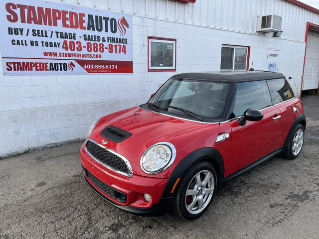 2011 MINI Cooper Hardtop in Cars & Trucks in Calgary - Image 2