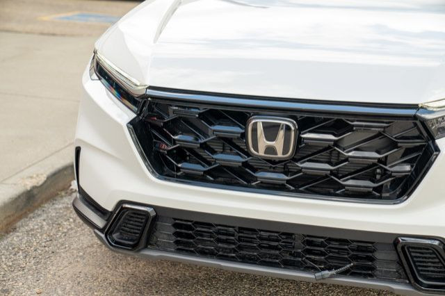 2026 Honda CR-V Hybrid Sport in Cars & Trucks in Edmonton - Image 3