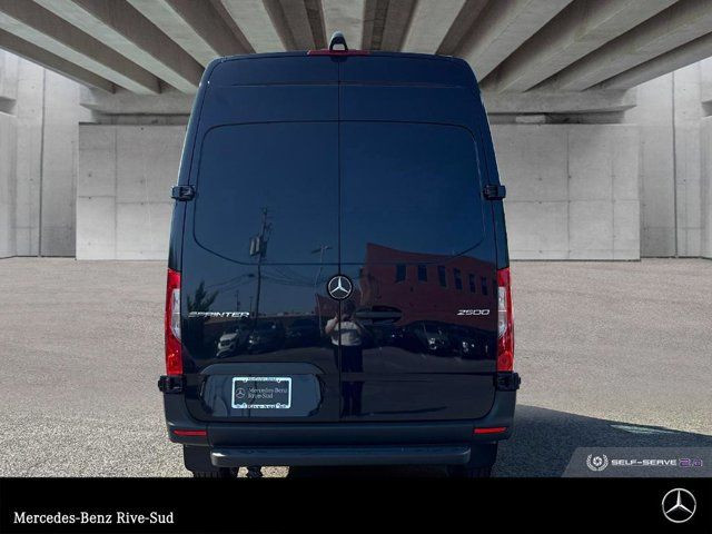 2025 Mercedes-Benz Sprinter 2500 144 Wheelbase Standard Roof RWD in Cars & Trucks in Longueuil / South Shore - Image 4