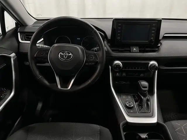 2020 Toyota RAV4 XLE AWD - TOIT OUVRANT - VOLANT CHAUFFANT - MAG in Cars & Trucks in Québec City - Image 27