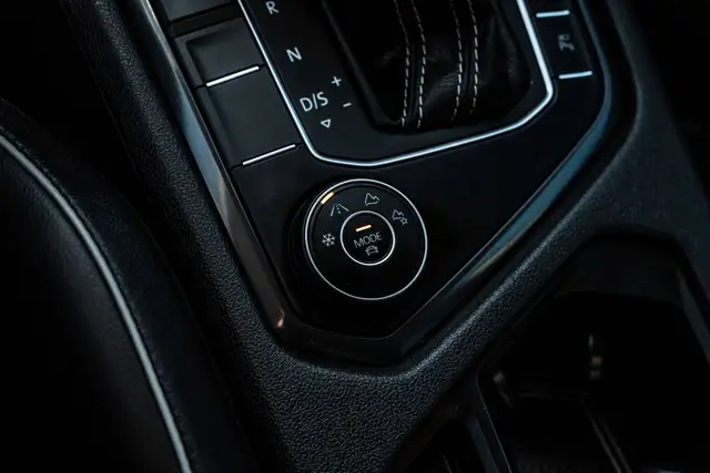 2021 Volkswagen Tiguan Highline 4MOTION dans Autos et camions dans Calgary - Image 15