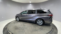 NAVIGATION SYSTEM, LEATHER SEATS, HEATED FRONT SEATS, POWER LIFTGATE, REAR PARKING AID Unveiling a n... (image 5)