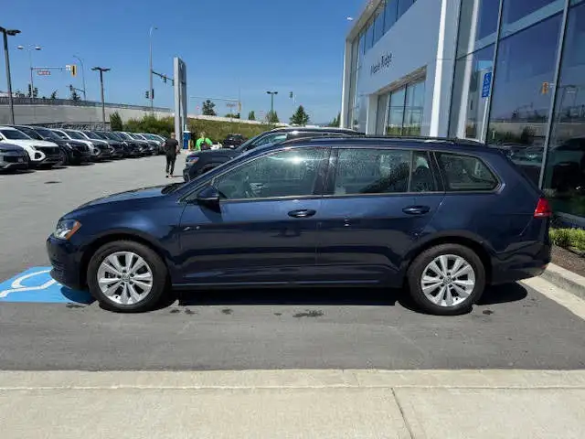 2017 Volkswagen Golf SportWagen Trendline | Connectivity in Cars & Trucks in Tricities/Pitt/Maple - Image 3