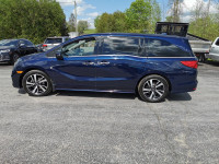 • Tinted_Windows • Power_Windows • Power_Seat • Power_Mirrors • Power_Locks • Power_Sunroof • Keyles... (image 7)