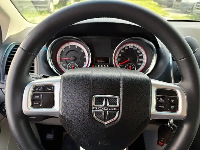 2017 Dodge Grand Caravan SXT 7 PASS Sto'N'Go 75K SUPER NICE in Cars & Trucks in Calgary - Image 12