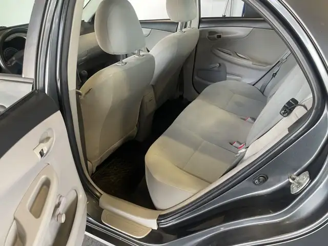 2012 Toyota Corolla CE in Cars & Trucks in City of Montréal - Image 11