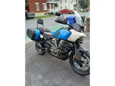 . 2021 Harley-Davidson PAN AMERICA HARLEY DAVIDSON PAN AMERICA 2021 1700KM C-1863 1252CC COFFRE PARE...