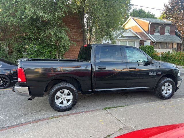 2018 Ram 1500 ST 4x4 Crew Cab 5'7" Box in Cars & Trucks in City of Toronto - Image 4