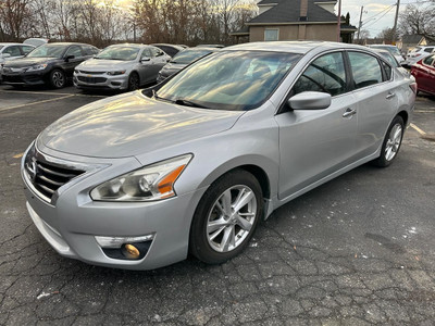  2015 Nissan Altima 2.5L/SUNROOF/REAR CAMERA/REMOTE STARTER/CERT