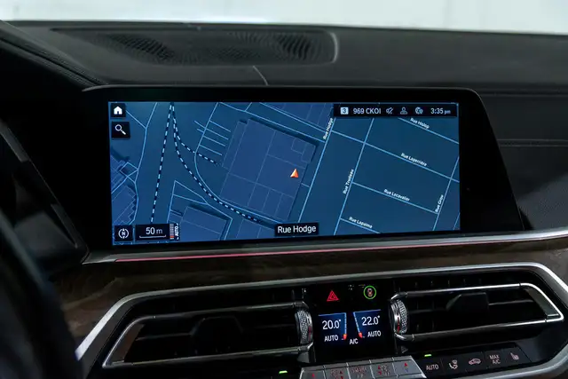 2022 BMW X5 xDrive40i | Premium | M Sport | Freins M Sport bleus in Cars & Trucks in City of Montréal - Image 25