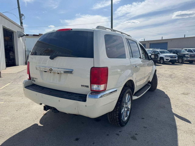 2008 Chrysler Aspen Limited in Cars & Trucks in Calgary - Image 3