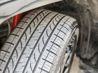 Temporary Spare Tire,Power Steering,Aluminum Wheels,Tires - Front Performance,All Wheel Drive,4-Whee... (image 8)