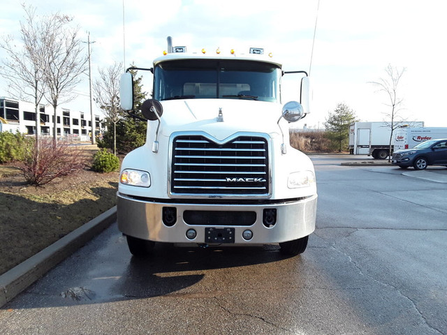  2015 Mack CXU600 in Heavy Trucks in Oakville / Halton Region - Image 2
