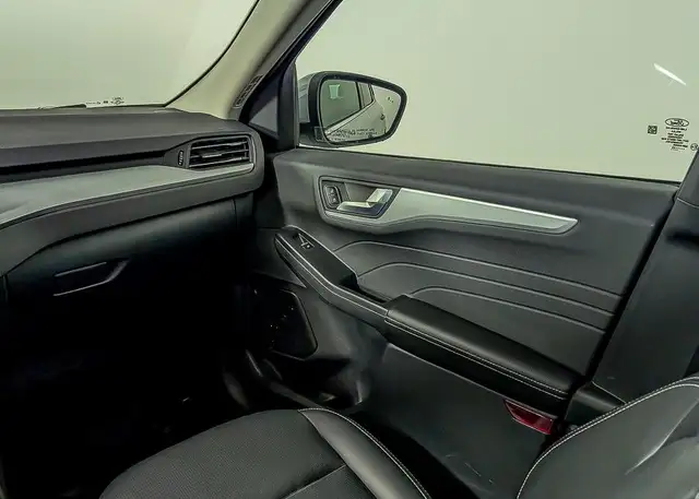 2025 Ford Escape Platinum in Cars & Trucks in Calgary - Image 24