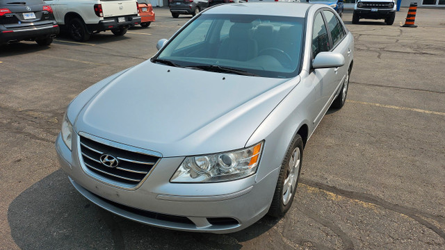 2010 Hyundai Sonata GL in Cars & Trucks in London - Image 3
