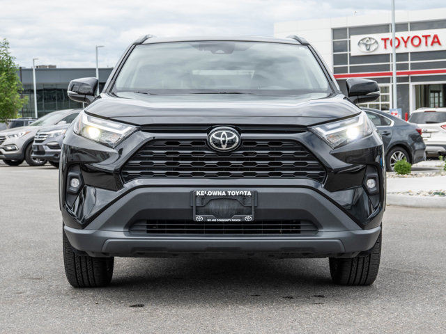 2022 Toyota RAV4 XLE Premium | ONE OWNER | AWD | SUNROOF in Cars & Trucks in Kelowna - Image 3