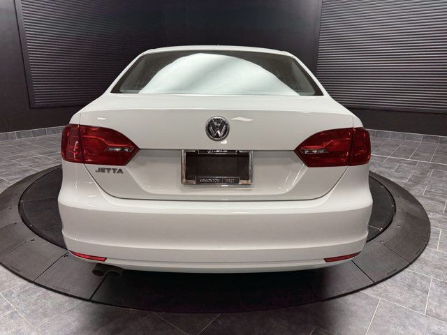 2014 Volkswagen JETTA TRENDLINE PLUS 2.0 6SP W/TIP in Cars & Trucks in Edmonton - Image 4