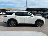 2022 NISSAN PATHFINDER SL PREMIUM PACKAGE 4WD | REMOTE START | 360 CAMERA | BOSE SPEAKERS - Heads up... (image 8)