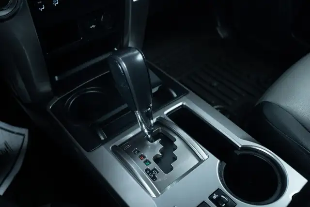 2020 Toyota 4Runner SR5 4WD, Sunroof, Alloy Wheels, Rear View Ca in Cars & Trucks in Oakville / Halton Region - Image 26