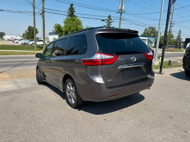 2018 Toyota Sienna XLE LIMITED AWD 3.5L in Cars & Trucks in Calgary - Image 2