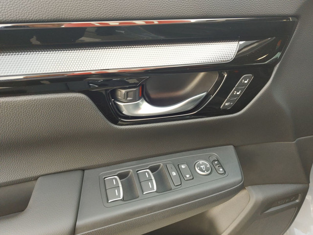2024 Honda CR-V HYBRID Touring in Cars & Trucks in Laval / North Shore - Image 3