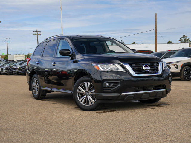 2020 Nissan Pathfinder SV 4x4 3.5L 7 Passenger in Cars & Trucks in Edmonton - Image 2