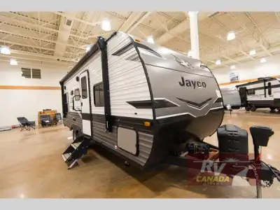 Please Call Us At 613.851.7326 with any questions? Jayco Jay Flight travel trailer 212QB highlights:...