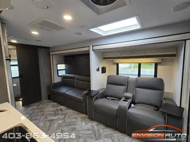 2021 FOREST RIVER SUNSEEKER MBS 2400T C-Class Motorhome RV in Cars & Trucks in Calgary - Image 23