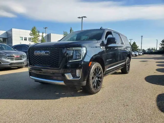 2023 GMC Yukon XL Denali Reserve 6.2L in Cars & Trucks in Strathcona County - Image 5