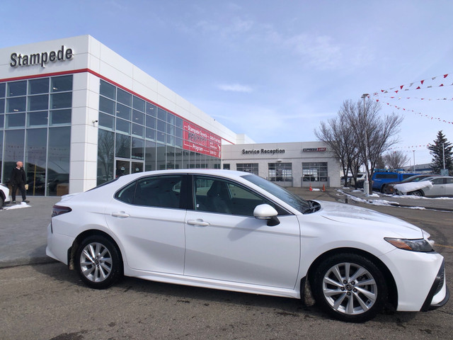 2022 Toyota Camry SE in Cars & Trucks in Calgary