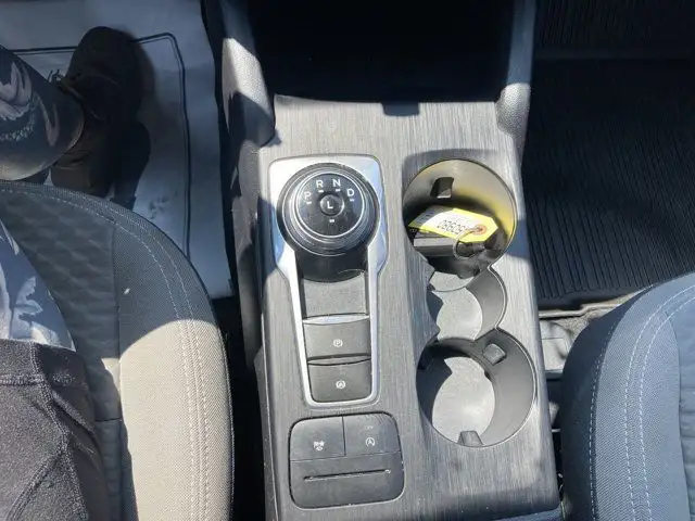 2021 Ford Escape SE in Cars & Trucks in Hamilton - Image 24