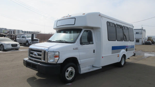 2012 Ford Econoline Commercial Cutaway 13 PASSENGER BUS in Heavy Equipment in Vancouver - Image 2