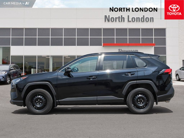 2019 Toyota RAV4 LE ONE OWNER - CLEAN CARFAX - LOW KMS - GREA... in Cars & Trucks in London - Image 3